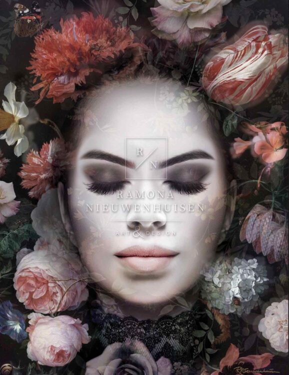 Adore is een portret van een vrouw met gesloten ogen, omlijst door roze, crèmekleurige en koraalrode bloemen.
